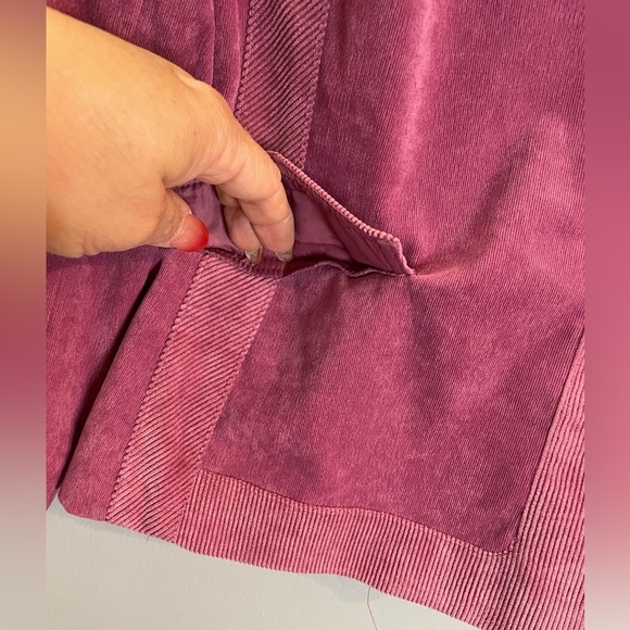 REQUIREMENTS blazer SZ/L Fushia color in excellent condition. - Picture 2 of 6